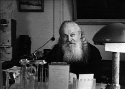 12 июля (29 июня ст. ст.) — день памяти митрополита Гурия (Егорова, †1965), первого наместника Троице-Сергиевой лавры после ее открытия в 1946 году