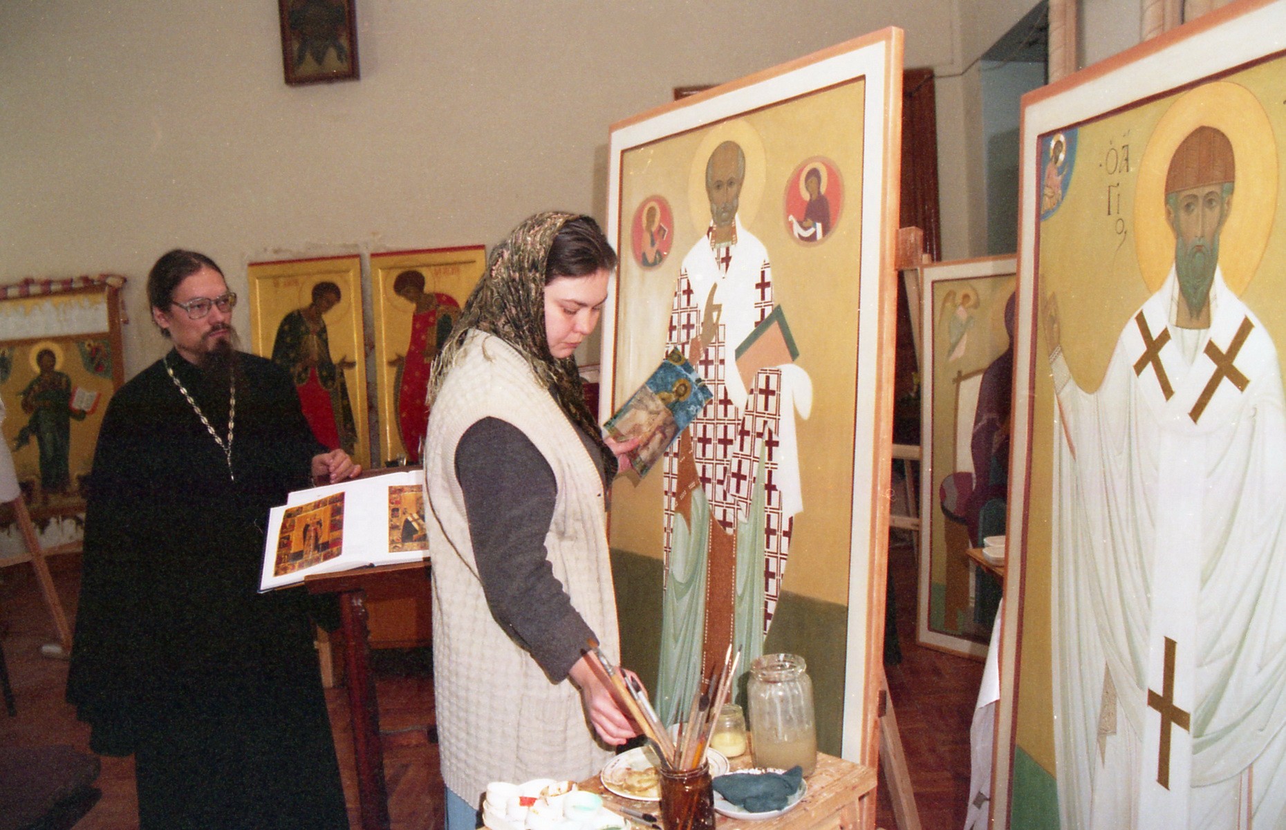 В иконописной мастерской Лавры