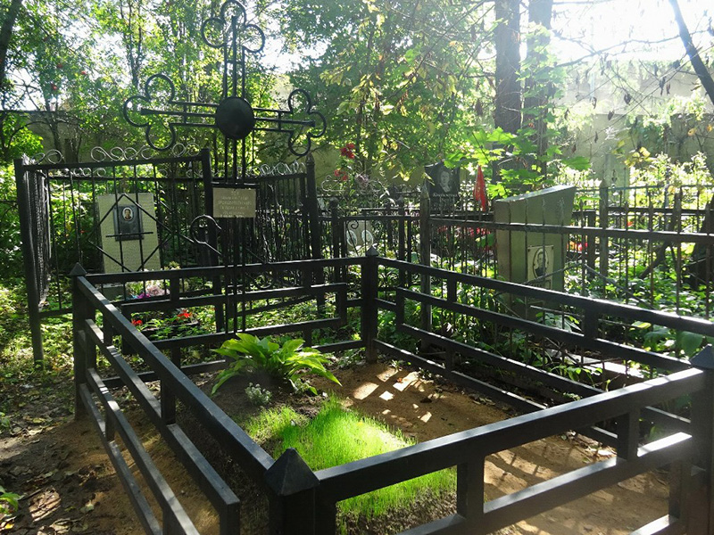 Могила монаха Анатолия на Старом, Северном городском кладбище Сергиева Посада